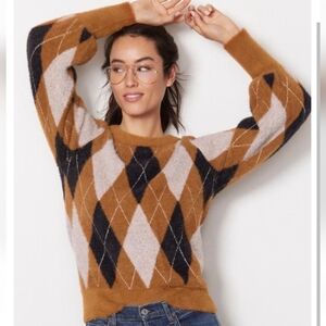 Evereve Argyle Crew Neck Sweater in Tan, Black, and Cream